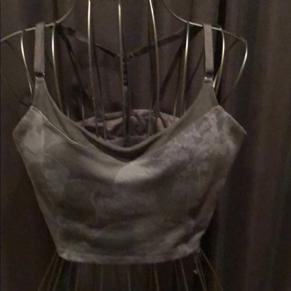 Sports top with back straps